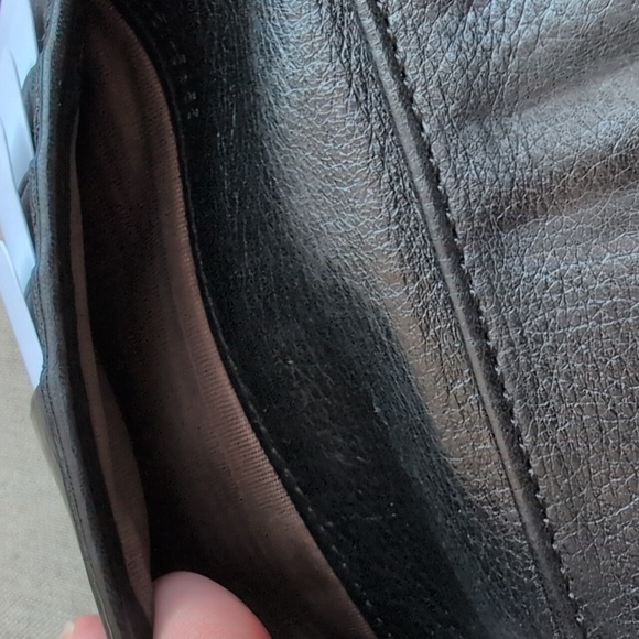 Chloe Black Leather And Gold Bow Wallet - Picture 8 of 12